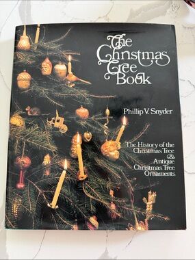 Vintage 1976 The Christmas Book Phillip Snyder